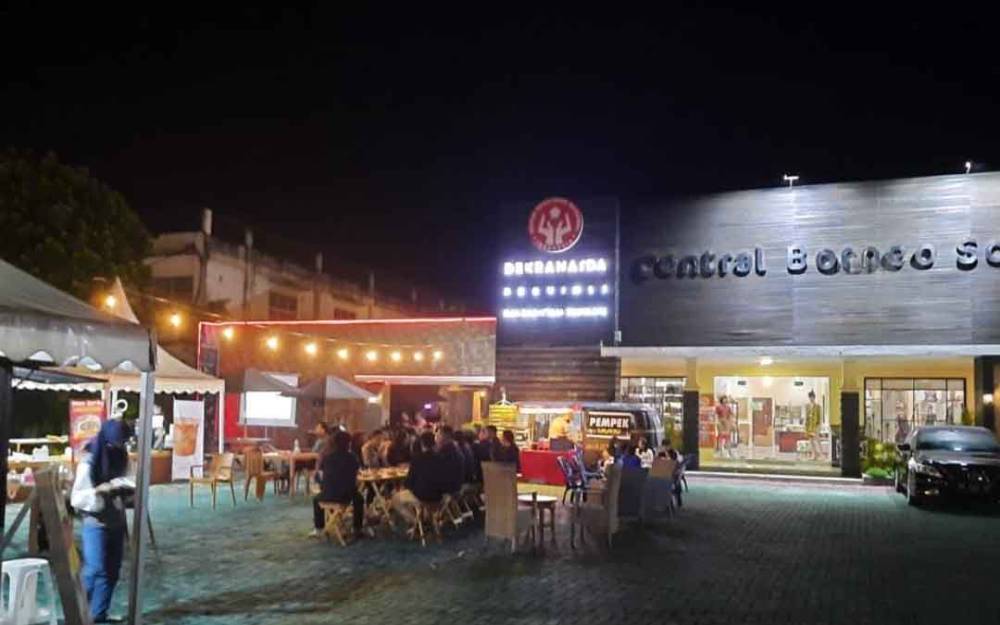 Lapak kuliner gratis di Central Borneo Souvenir Dekranasda Kalteng.
