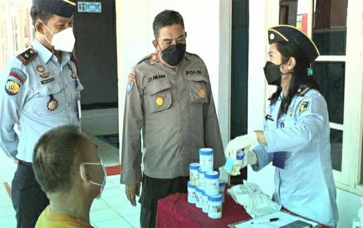 Rutan Kapuas dan Satbinmas Polres Tes Urine WBP, Ini Hasilnya