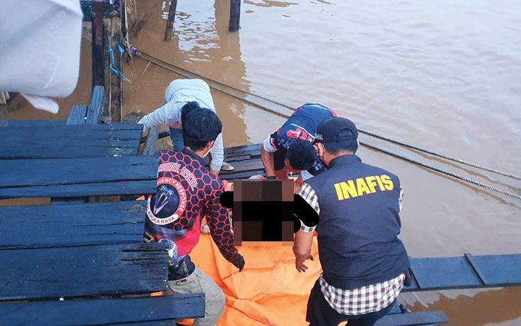 Bocah 10 Tahun Ditemukan Tewas Mengapung di DAS Kahayan