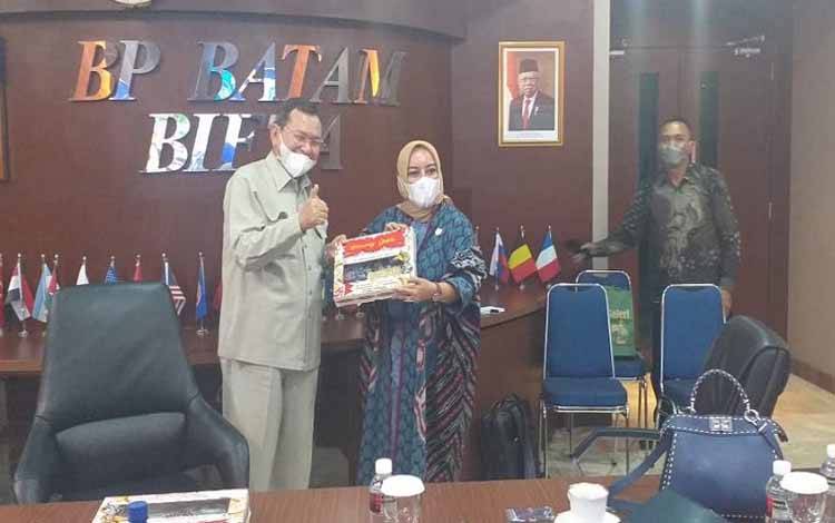 Farida Darland Atjeh Pimpin Kunker DPRD Kalteng ke Kota Batam