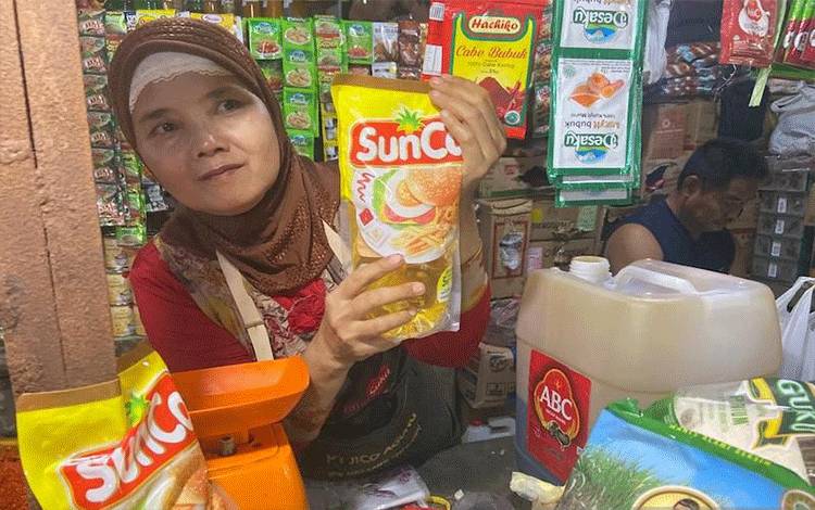 Mencermati Upaya Pemerintah Realisasikan Minyak Goreng Satu Harga