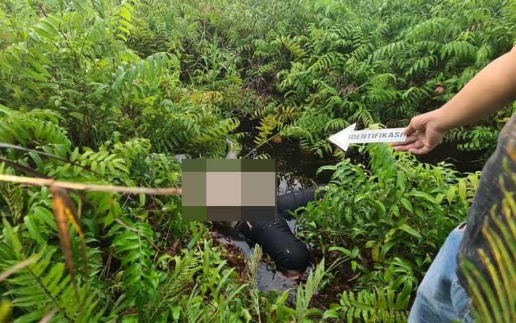 Mayat Perempuan Ditemukan Membusuk di Semak-semak Jalan Pelita Barat