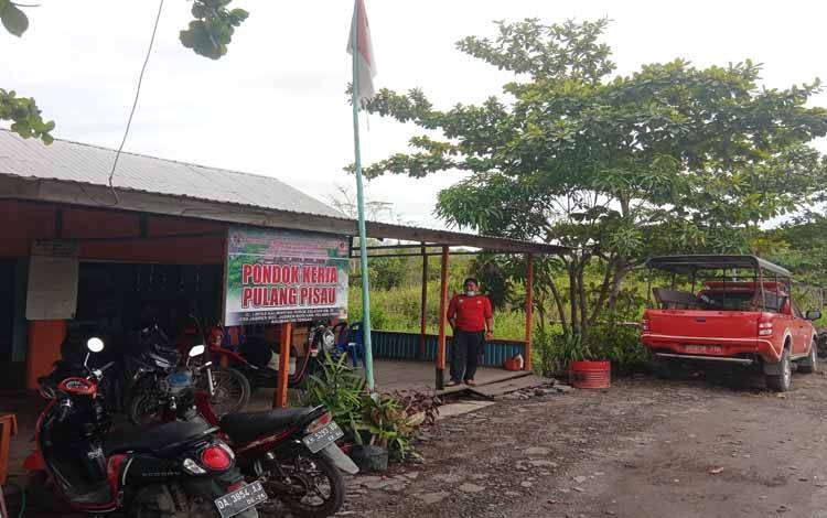 Posko Kerja Pulang Pisau, Manggala Agni di Jalan Trans Kalimantan, di Desa Jabiren Raya, Minggu 13 Februari 2022