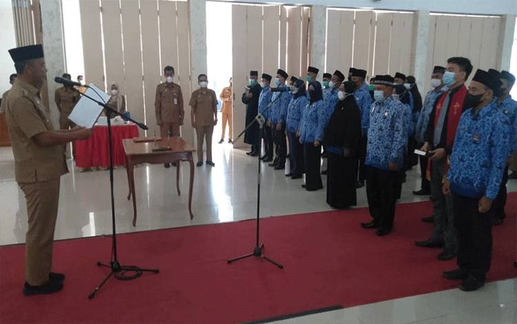 Bupati Sukamara Minta Kepsek Perhatikan Kinerja Guru?