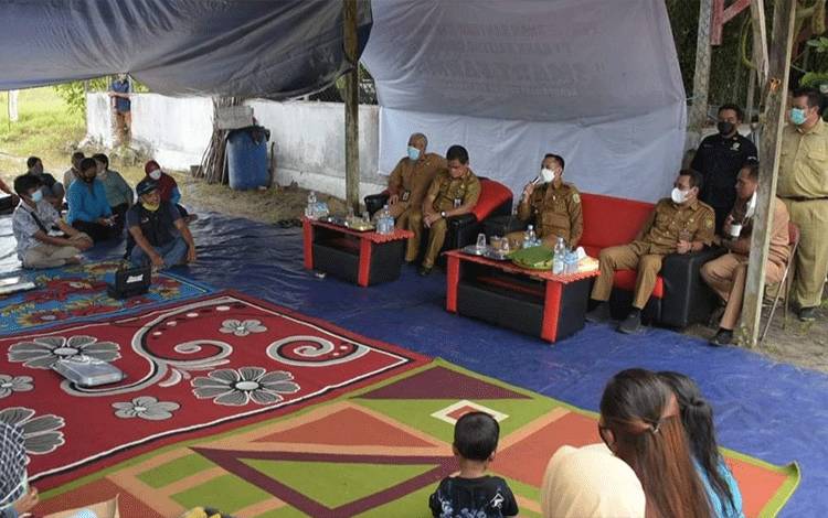 Pemko Palangka Raya Akan Perbaiki Jalan dan PJU Menuju Lahan Pertanian di Sei Gohong
