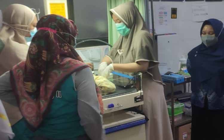 Bayi Perempuan Ditemukan di Gang Syuhada Sampit Dicarikan Orang Tua Asuh