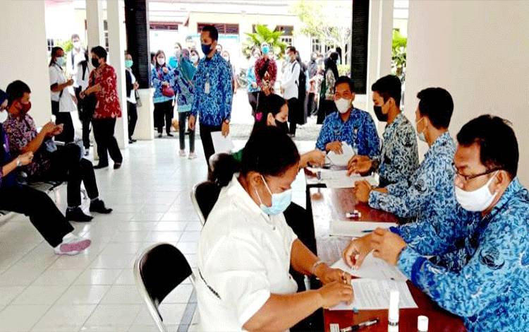 Puluhan Tenaga PPPK Tahap 2 Formasi Guru SD dan SMP Tandatangani Kontrak