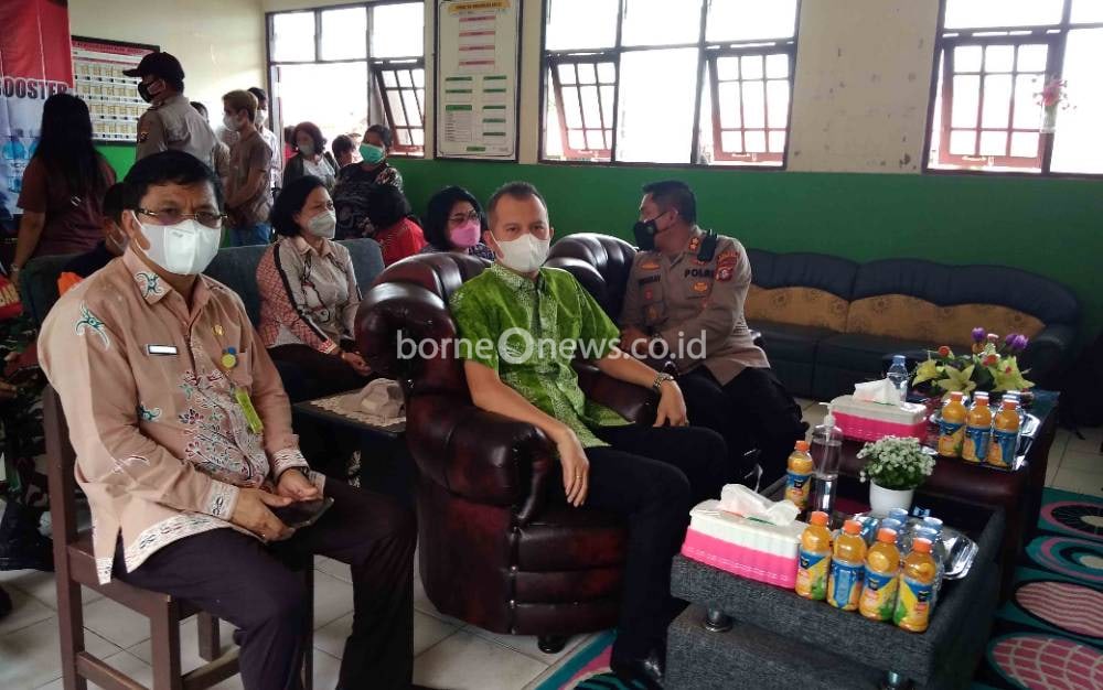 Kepala Disdikpora Gunung Mas Apresiasi Orangtua Mulai Sadar Pentingnya Vaksinasi Anak
