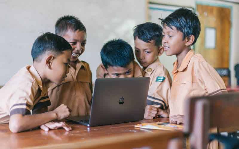 Hari Internet Aman bagi Anak Perlu Diimbangi dengan Literasi Digital