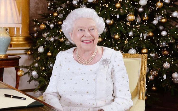 Ratu Elizabeth Positif COVID-19