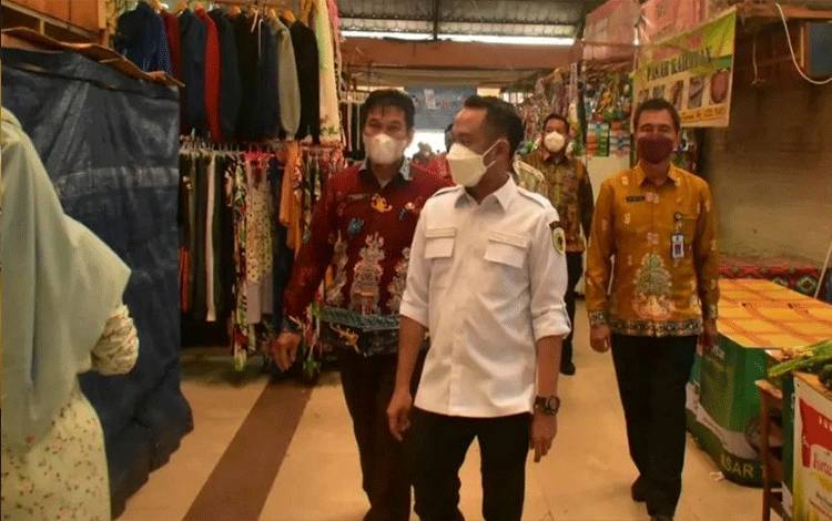 Wali Kota Palangka Raya Pastikan Stok Minyak Goreng Aman