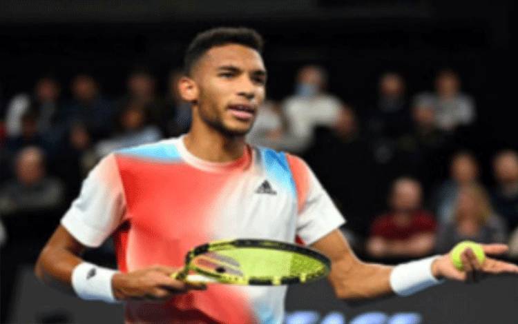 Auger-Aliassime Mundur dari Dubai karena Cedera Punggung