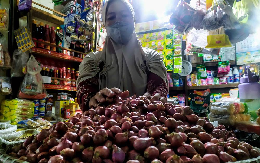 Harga Cabai Rawit Merah, Bawang Merah, dan Ayam Ras di Kobar Naik