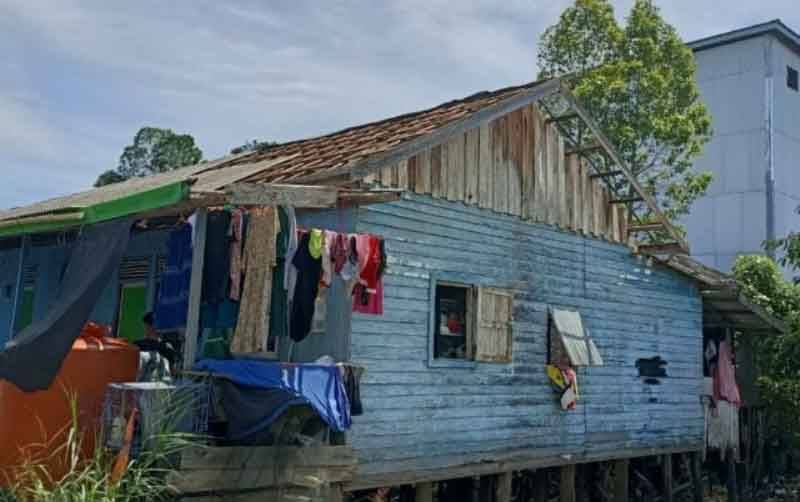 Angin Puting Beliung Terjang Buntok, Sejumlah Rumah dan Bangunan Porak Poranda