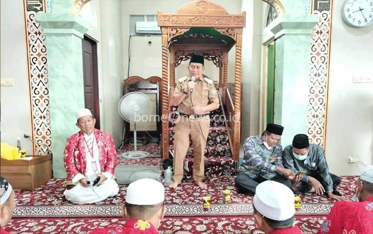 Wakil Bupati Murung Raya Lepas Keberangkatan Jemaah Umroh