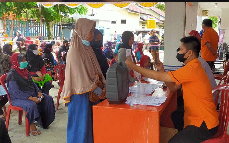 7.333 Warga Kotim Terima Bantuan Pangan Non Tunai?