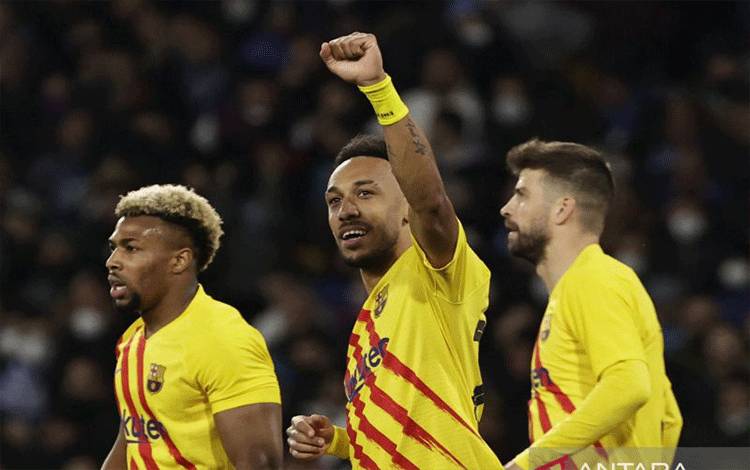 Barcelona Melaju ke 16 Besar Usai Tekuk Napoli 4-2