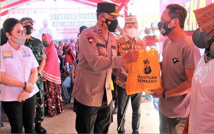 Kapolda Kalteng Tinjau Vaksinasi Covid-19 di Kapuas