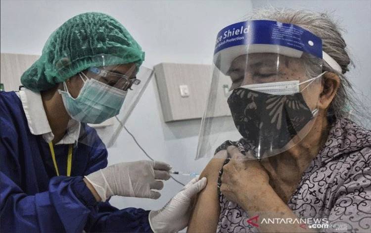 Kemenkes: Per Minggu 143,78 Juta Warga Sudah Divaksin COVID-19 Lengkap
