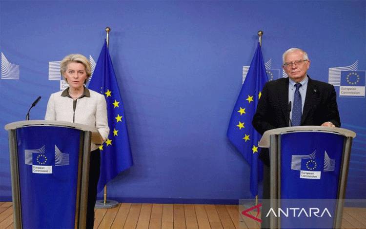 Euro dan Saham Berjangka AS Merosot karena Risiko Ukraina Meningkat