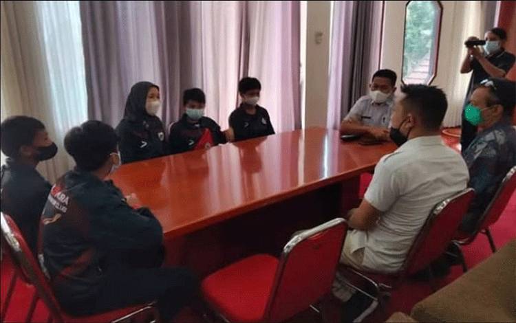 Wabup Lepas Keberangkatan Atlet Bulu Tangkis Ikuti Pelatihan ke Jakarta