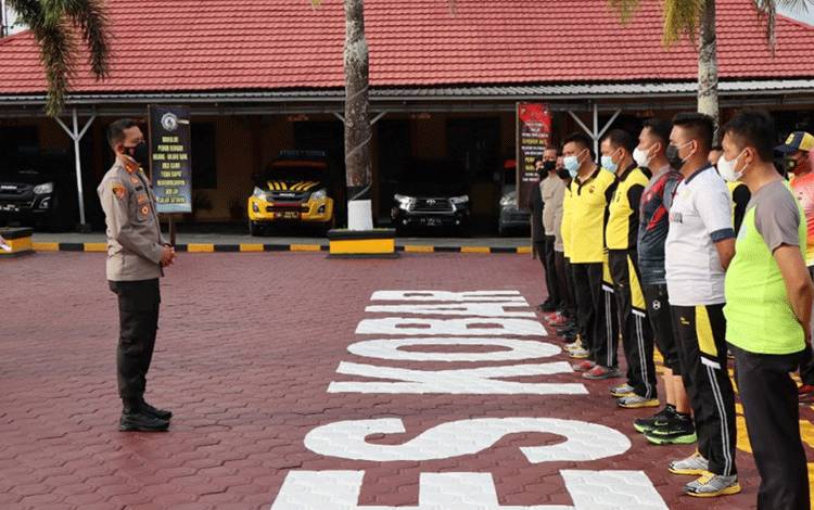 Tindak Lanjuti Intruksi Kapolri, Puluhan Personel Polres Kobar Ikuti Program Pengendalian Berat Badan