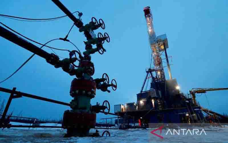 Sanksi AS Targetkan Kilang Rusia, Harga Minyak Dekati 120 Dolar AS