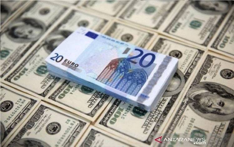 Euro Terus Jatuh Setelah Berita Kebakaran di Pembangkit Nuklir Ukraina