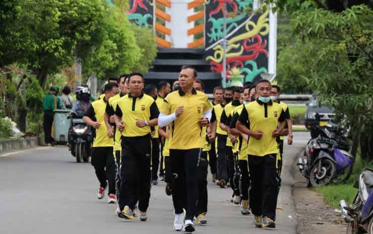 Kapolres Kapuas Olahraga Bersama Personel