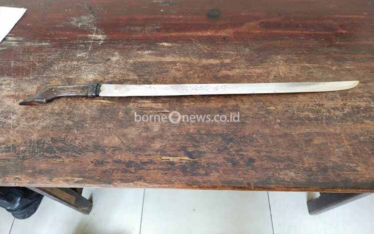 Satu Polisi Terluka saat Amankan Pria Bawa Sajam di Basarang
