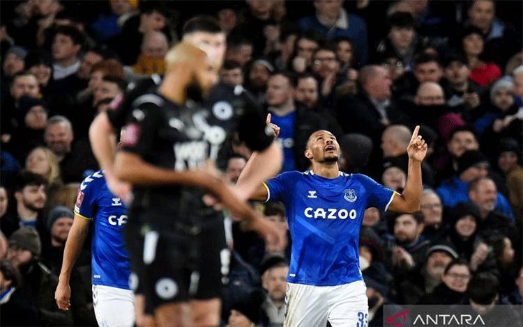 Dua Gol Solomon Rondon Bawa Everton ke Perempatfinal Piala FA