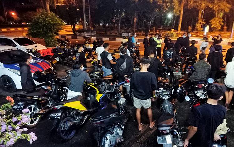 Puluhan Motor Diamankan Polisi Terlibat Balapan Liar di Palangka Raya