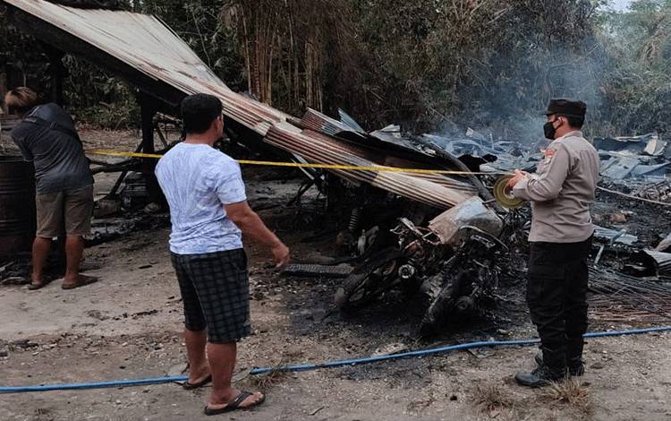 Potret rumah korban yang bernama Arifin warga Desa Tumbang Tariak, Kecamatan Kurun Kabupaten Gunung Mas yang terbakar.