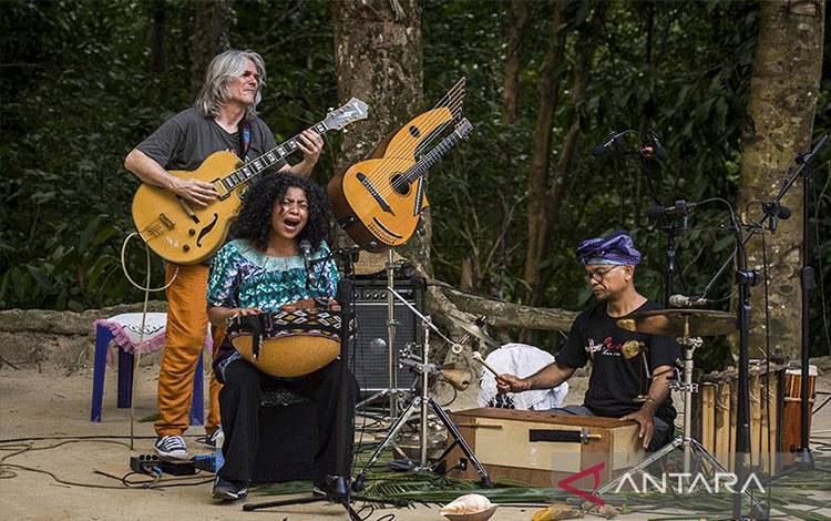 Band Jazz Belanda Boi Akih Konser di Ambon Serasa di Rumah Sendiri