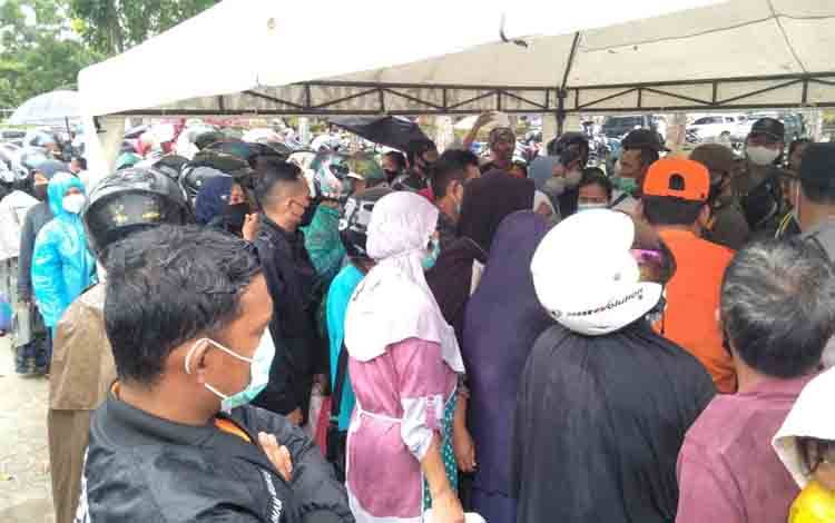 Masyarakat Bersyukur Ada Operasi Pasar Minyak Goreng Murah CBI Group