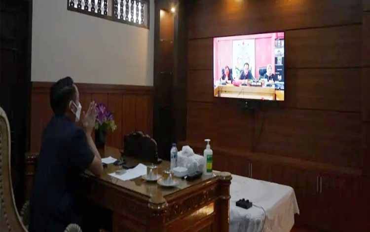 Paripurna DPRD, Wali Kota Palangka Raya Sampaikan 2 Raperda
