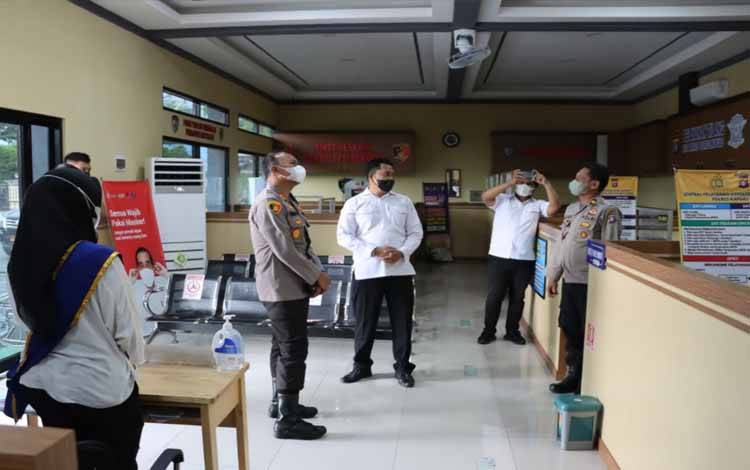 Cek Pelayanan Publik di SPKT Polres Kapuas, Ini Pesan Kapolres