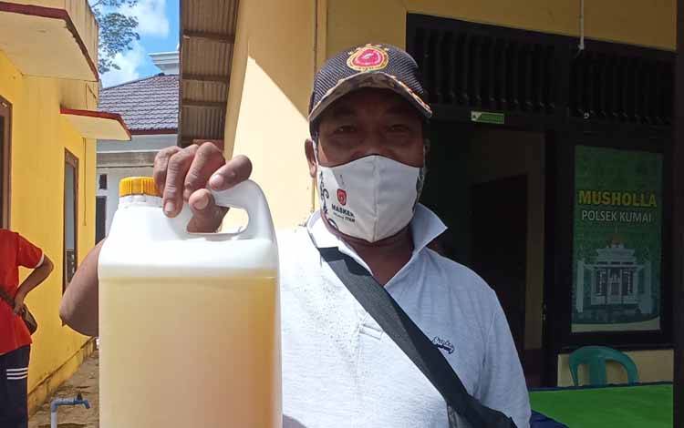 Penjual Pentol Goreng Merasa Terbantu Atas Digelarnya Operasi Pasar Minyak Goreng Produksi PT CBU