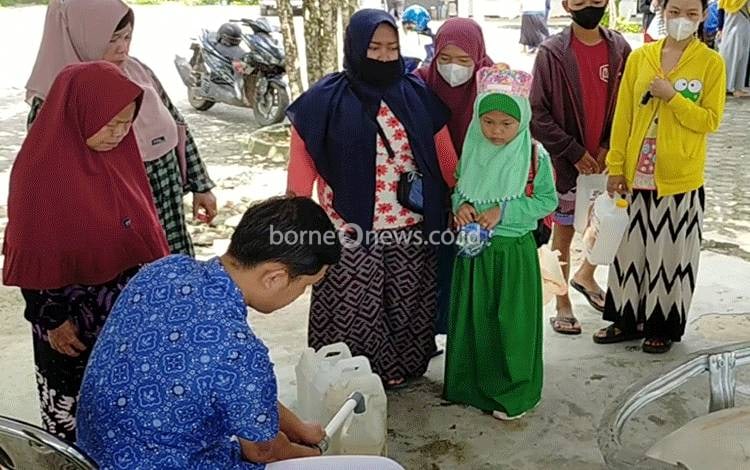 VIDEO: Operasi Pasar Minyak Goreng CBI Group di Baamang Barat