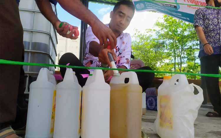 Lurah MB Hilir Sambut Baik Program Minyak Goreng Murah CBI Group