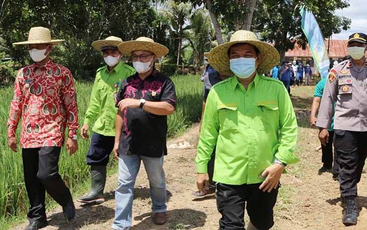 Bupati Barito Timur Ingatkan Pemerintah Desa agar Segera Aktifkan BUMDes