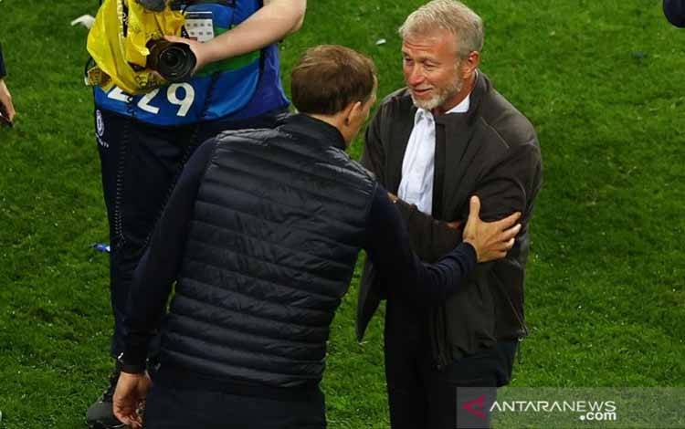 Pemerintah Inggris Jatuhkan Sanksi dan Bekukan Aset Roman Abramovic