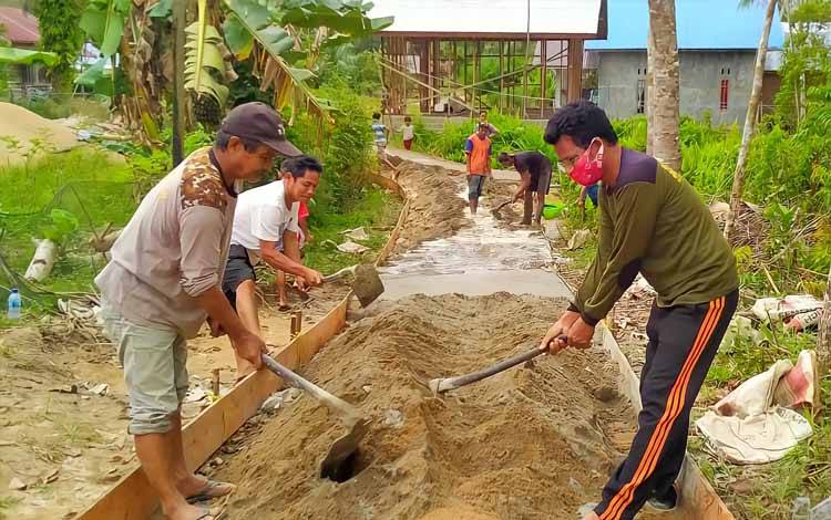 Pemdes Malintut Berdayakan Keluarga Miskin dan Disabilitas Melalui Program Padat Karya Tunai
