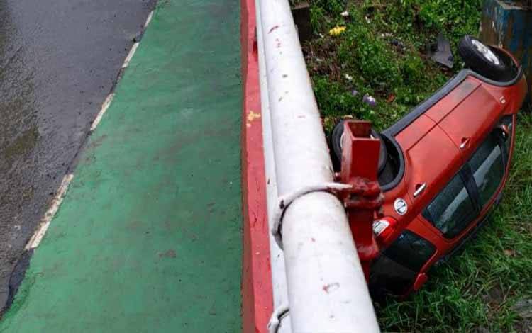Begini Kronologis Kecelakaan Tunggal Mobil Terjun ke Pinggir Sungai