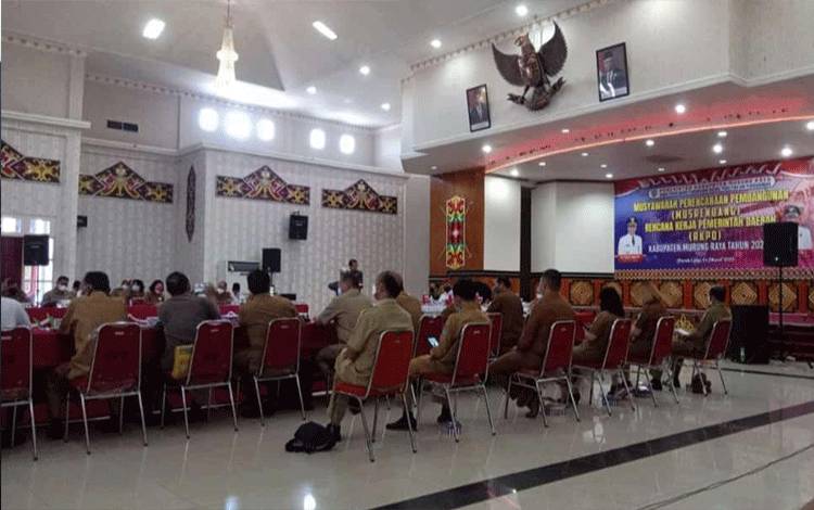 Pelaksanaan Musrenbang Kabupaten Mura yang dibuka Bupati Mura Perdie M. Yoseph.