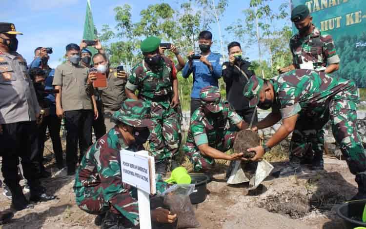 Korem 102 Panju Panjung Tanam Sejuta Pohon