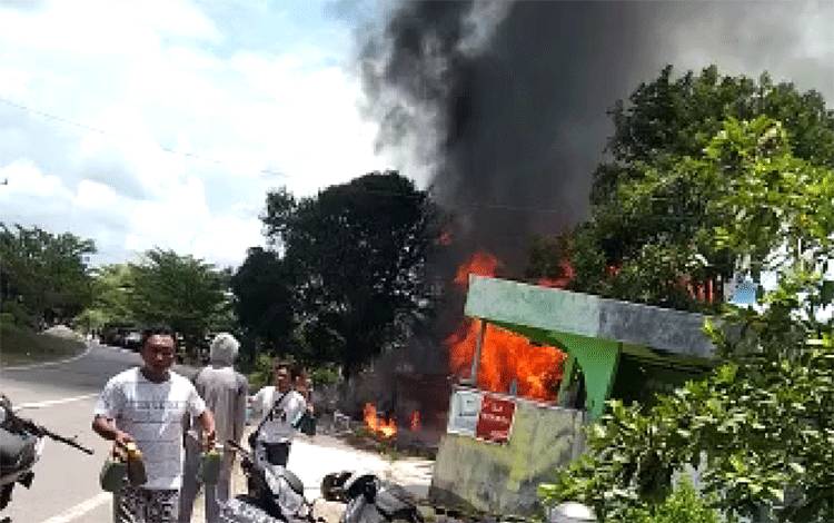 5 Sepeda Motor dan Uang Rp35 Juta Hangus pada Kebakaran Bengkel di Katingan