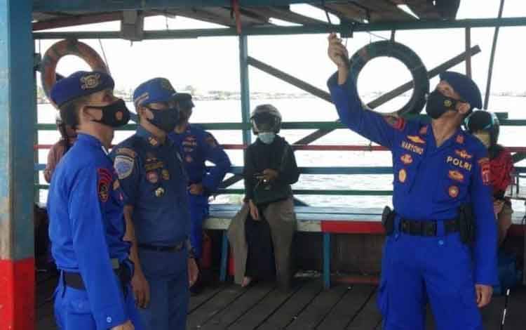 Pastikan Kelengkapan Kapal Feri