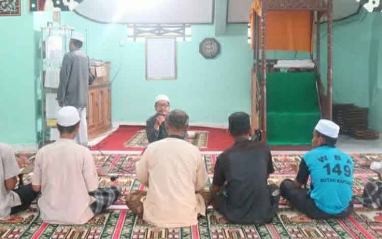 Rutan Kuala Kapuas Beri Pembinaan Kerohanian Belajar Mengaji Kepada WBP