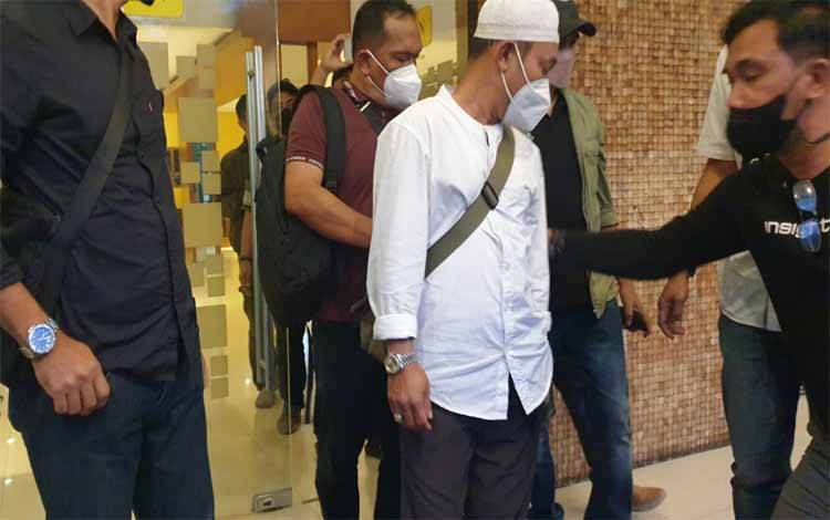 Tim Tabur Kejaksaan Tangkap DPO Korupsi Jalan Tembus 11 Desa di Katingan